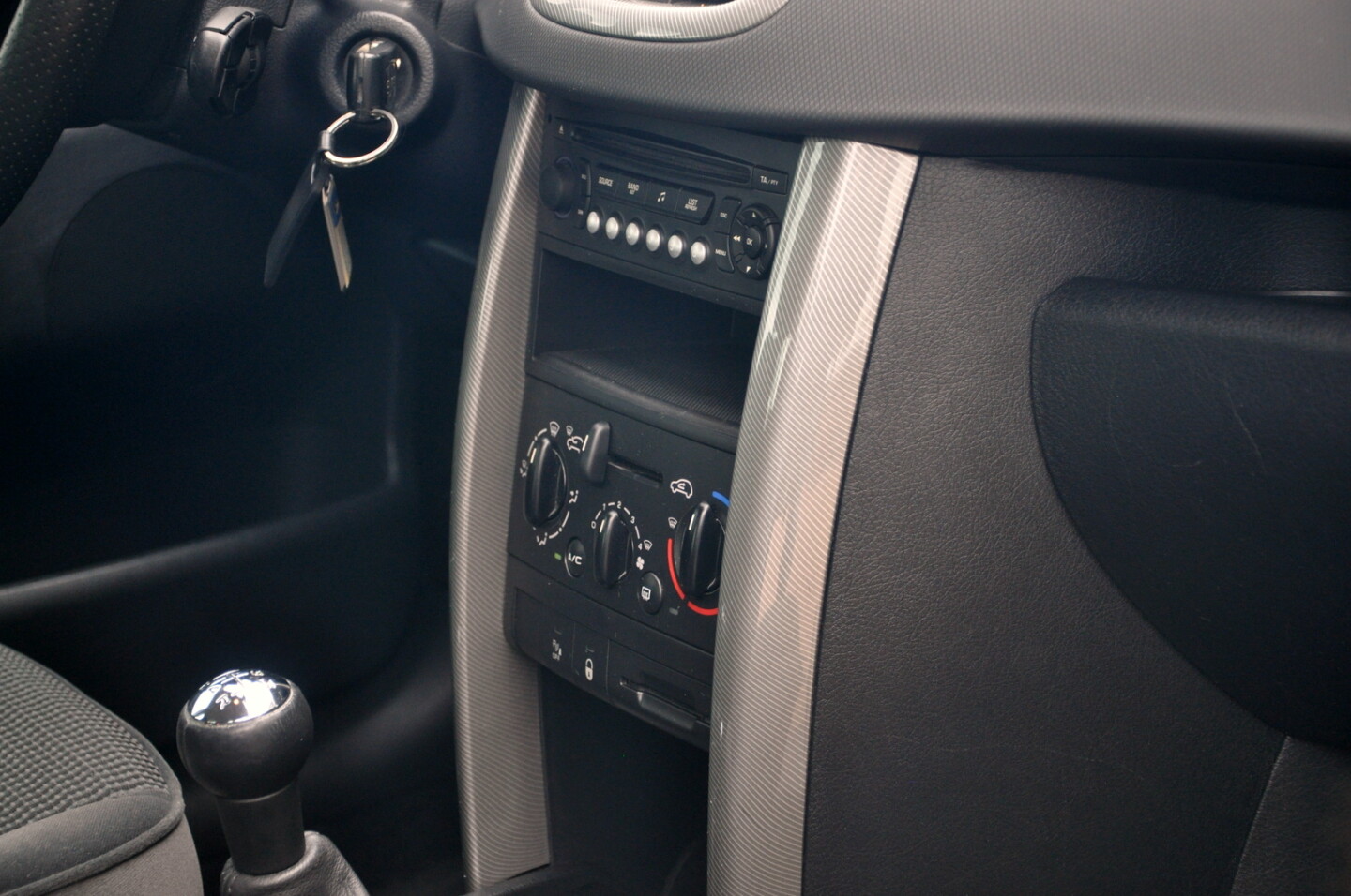 Peugeot-207-20